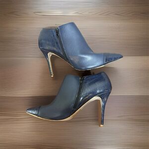 Izabella Rue Bootie High Heel Stiletto Size 8M Navy Blue Old Money Lux Classy